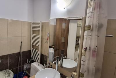 Apartament 2 camere , decomandat, et. 3, strada  Andrei Muresanu - 12