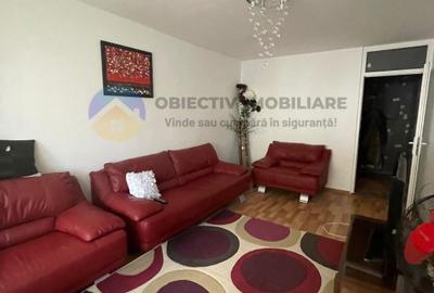 Apartament cu 4 camere decomandat în Central