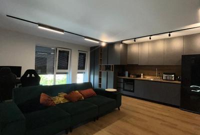 Apartament cu 2 camere decomandat, mobilat în Central