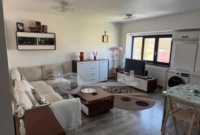Apartament cu 3 camere semidecomandat, mobilat în Păcurari