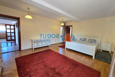 Elegant 2-Bedroom Penthouse Duplex with House-Like Feel - 10