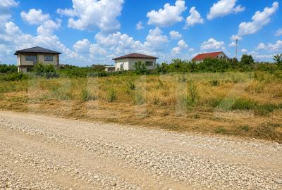 Teren Construcții intravilan de 302 mp, în Malu Mare