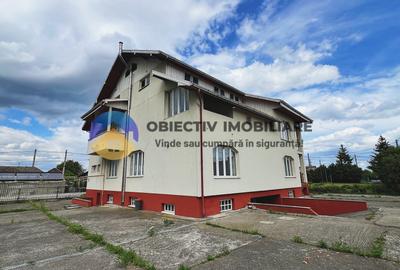 Casă cu 10 camere în 1 Mai