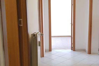 Inchiriere apartament 3 camere decomandate, Decebal stradal, 2 bai, metrou 5 min - 10