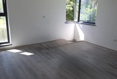 Apartament cu 2 camere decomandat în Trivale