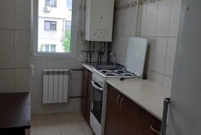 Apartament cu 3 camere semidecomandat în Dacia