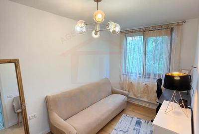 Apartament cu 3 camere semidecomandat, mobilat în Țiglina 1