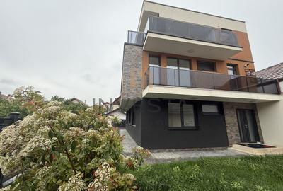Casă individuală cu 6 camere în Gheorgheni