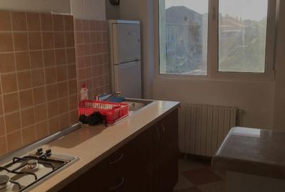 Apartament cu 2 camere decomandat în Complex Studențesc