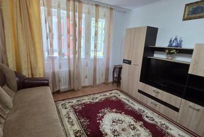Apartament cu 2 camere semidecomandat, mobilat în Berceni