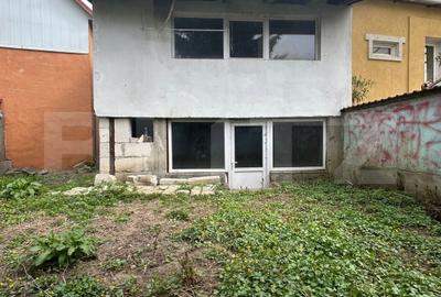Casă individuală cu 2 camere în Central