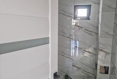 Direct proprietar vând vilă  P+1 în Lumina - 2