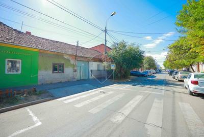 Vânzare apartament 4 camere, acces auto - parcare, Central - Cuza Vodă - 25