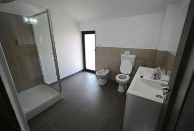 Casă / Vilă cu 4 camere de închiriat în zona Aradului - 12