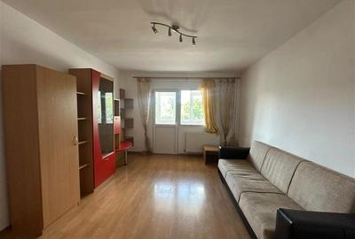 Apartament cu 2 camere decomandat în Gară