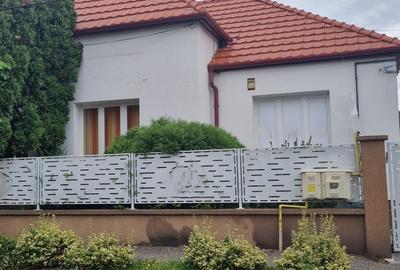 Casă individuală cu 2 camere în Semicentral