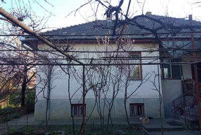 Vand casa cu 4 cam.si teren 1000mp. - 6