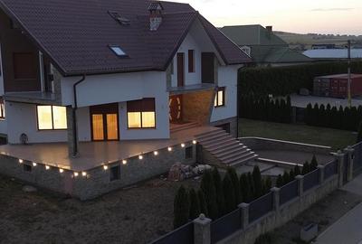 Casă individuală cu 8 camere în Bosanci