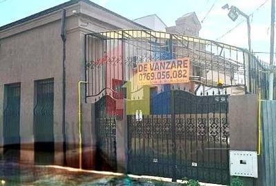 Casă cu 4 camere în Apollo