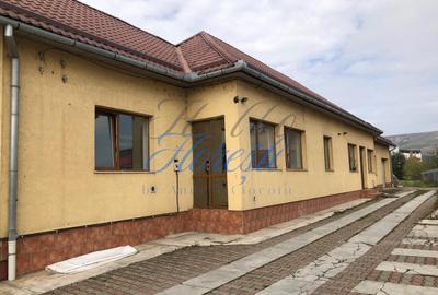 Casă individuală cu 5 camere în Florești