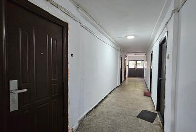 Garsoniera, Mega Mall, Piata Delfinului, Dobrina, 30 mp, bloc 1978 OFERTA - 1