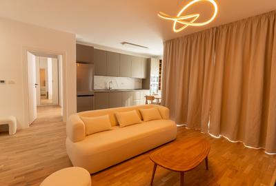 Apartament cu 2 camere semidecomandat, mobilat în Central