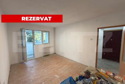 Apartament cu 4 camere semidecomandat în Malu Roșu