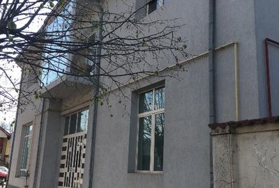 Proprietate ultracentrală cu spațiu comercial și parcare proprie - 2