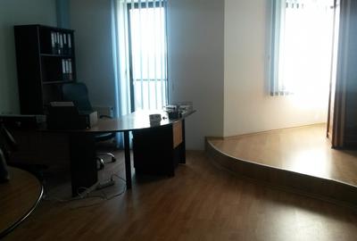 Bd. Mamaia, spatiu 40 mp., cladire de birouri - 2