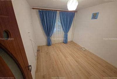 Apartament cu 4 camere semidecomandat în Olteniței