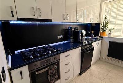 Apartament cu 3 camere decomandat, mobilat în Podu Roș