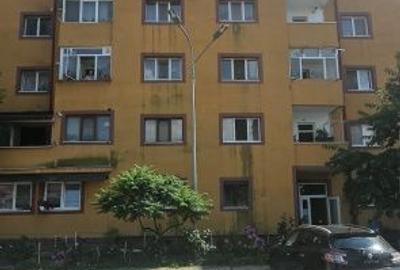 De vânzare apartament 2 camere decomandat | Zona 8 Mai - 1