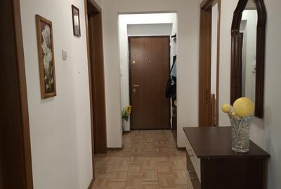 3 camere Exercițiu / fondul vechi , Decomandat / centrala , Amplasament DEOSEBIT - 14