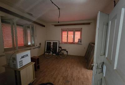 Casa cu teren generos si potential - Ucea De Jos - 9