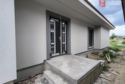 Casă individuală cu 4 camere în Giroc
