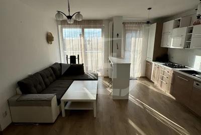 Apartament cu 2 camere semidecomandat, mobilat în Central