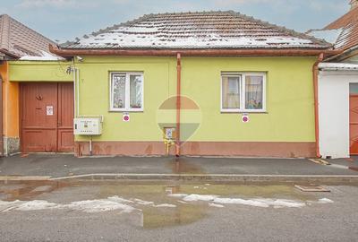 COMISION 0% | CORP DE CASA + CURTE-3 CAMERE | zona Grivitei - Blumana - 23
