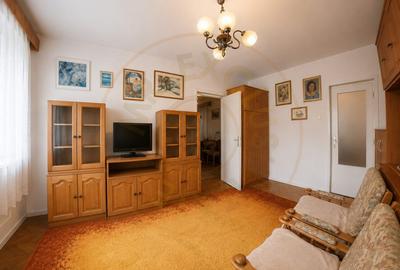 Apartament cu 3 camere semidecomandat, mobilat în Careiului