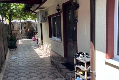 Casa de vanzare, zona palas, 195mp teren, 4 camere, 2 bai, 2 bucatarii, renovata - 20