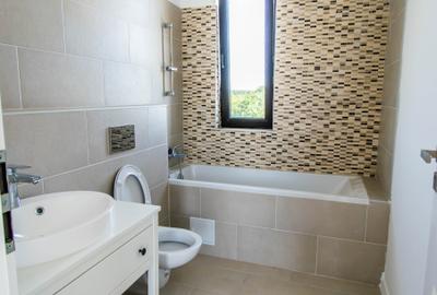 Vila  in promotie, panouri, pompa de caldura, intretinere - 500ron/luna - 27