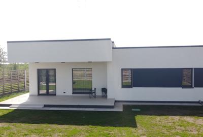 VILA COCHETA PE PARTER CU TEREN GENEROS - 12
