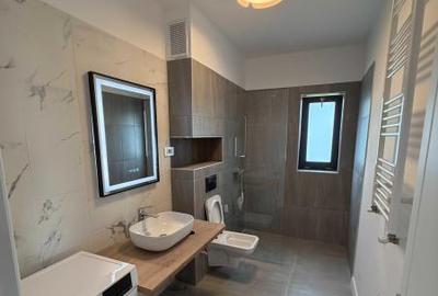 Apartament cu 2 camere de vânzare, zona Km 5 - 6