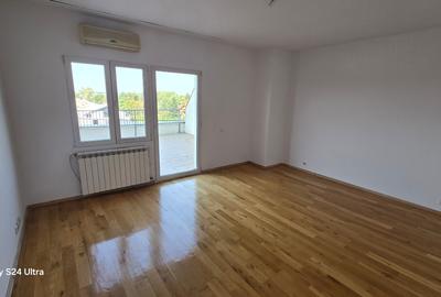 Săftica DN1 | 3 camere | 226 mp | Două terase | 2 parcări - 8