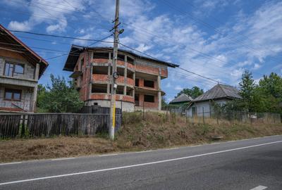 Probabil cea mai impunătoare casă din Grigoreni, la 47.000€ - 1