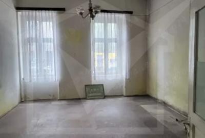 De vanzare apartament cu 2 camere, pretabil cabinete medicale/birouri - 1