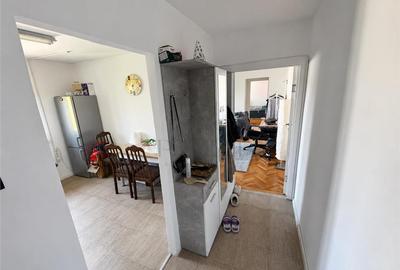 Apartament cu 2 camere semidecomandat, mobilat în Spitalul Județean