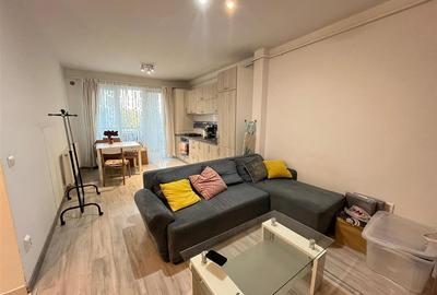 Apartament cu 2 camere semidecomandat, mobilat în Central