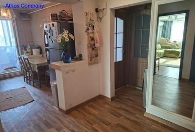 Apartament cu 4 camere în Crângași