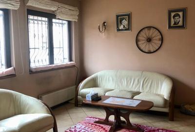Vila  interbelica renovata in zona Vatra Luminoasa - 1