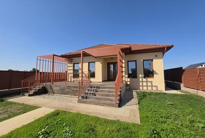Casă individuală cu 3 camere în Valu lui Traian